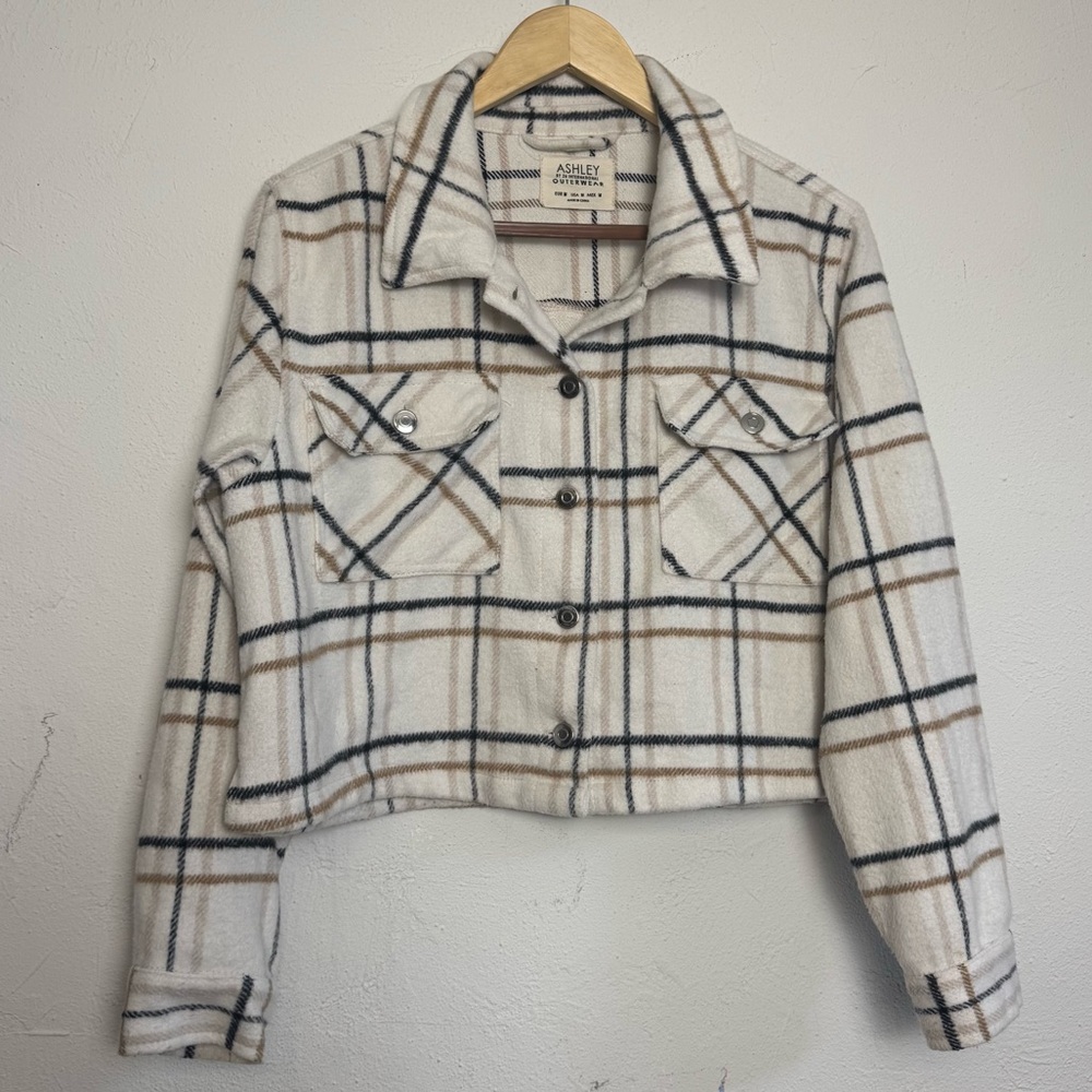 Ashley Outerwear Cropped Chunk Flannel Shacket Jacket‎